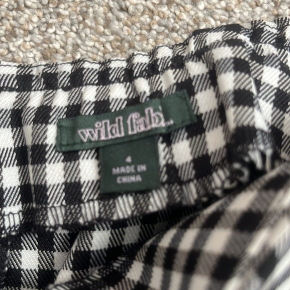 Black and white skirt - Picture 2 of 4